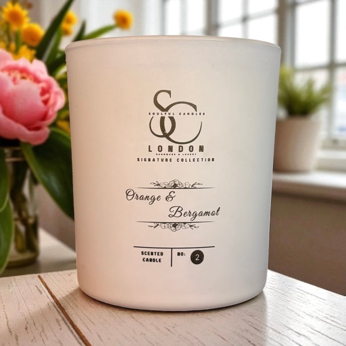 Orange & Bergamot: An uplifting blend of vibrant orange and tangy bergamot.